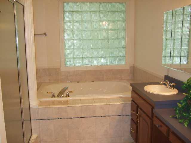 12190 Bridgewater Road Indianapolis, IN 46256 - Photo 6 of 12 Gallery Image 6
