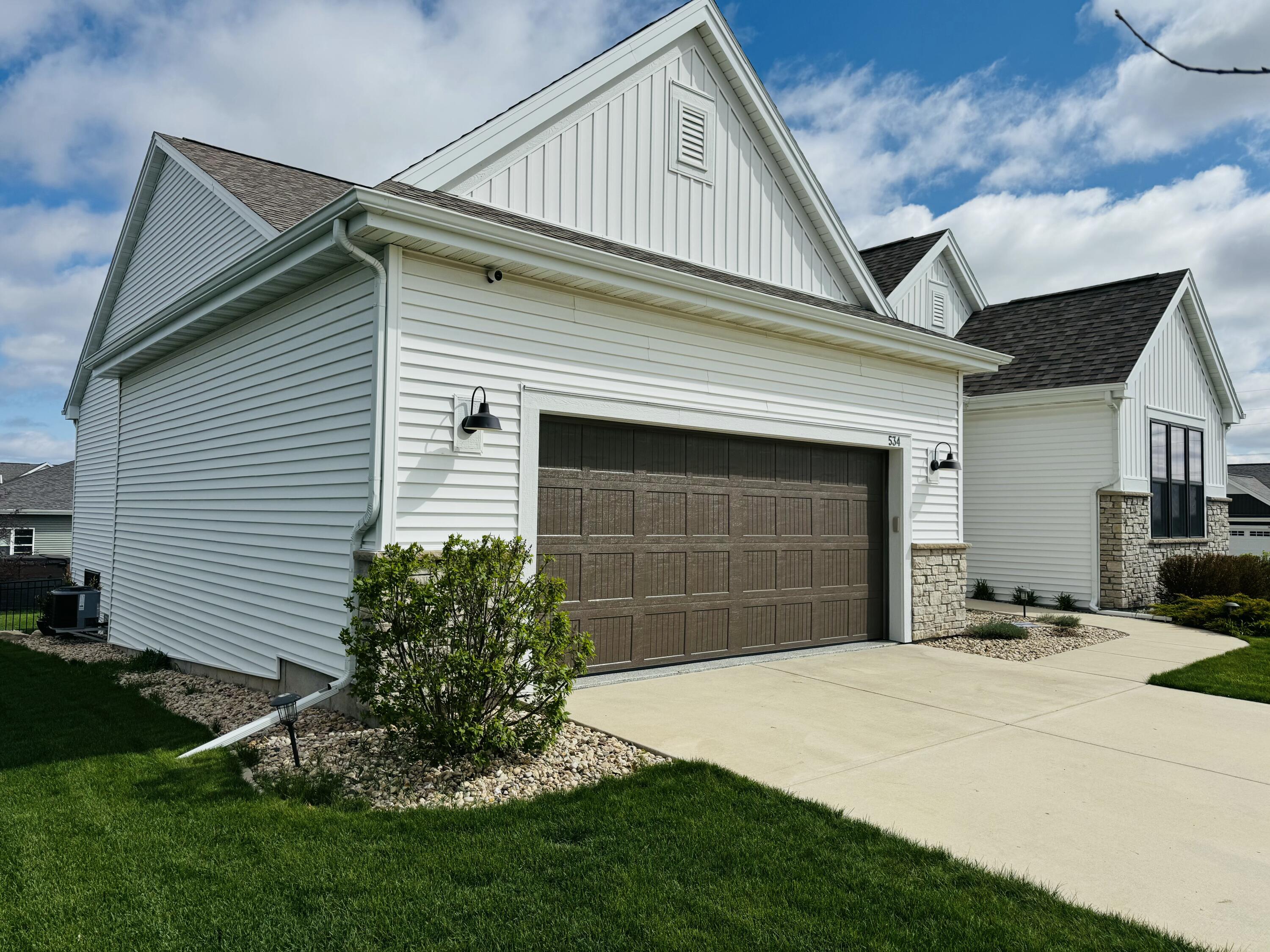 534 Foxfield Rd. Oregon, WI 53575 - Photo 2 of 25 IMG_7344