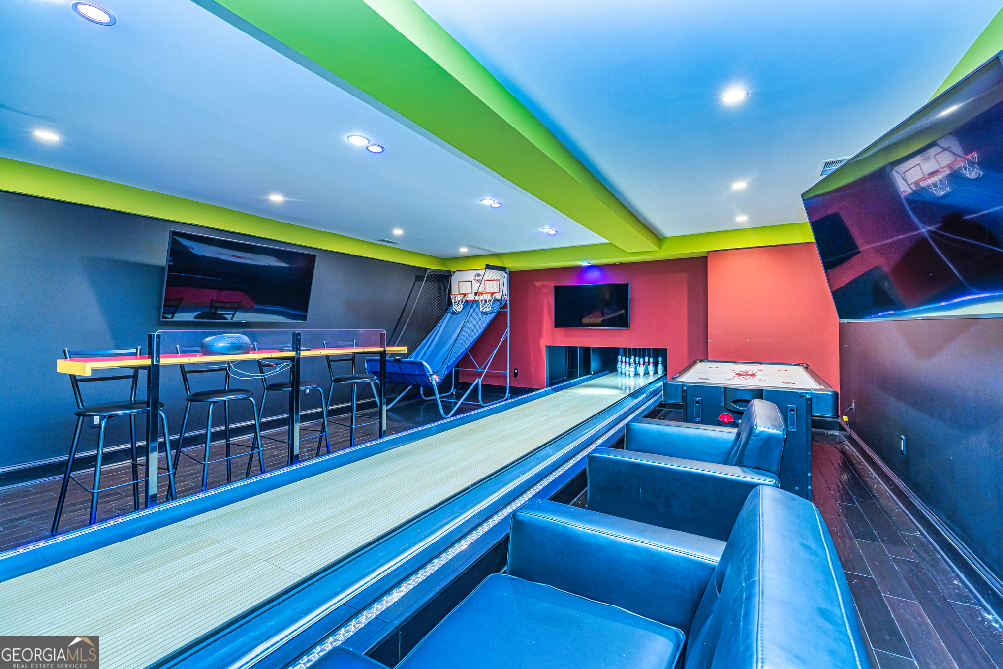 131 Lincoln Road Tyrone, GA 30290 - Photo 67 of 82 a room with lots of furniture and pool