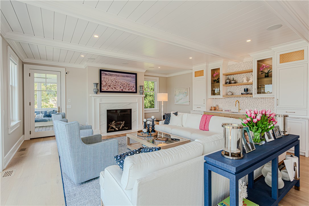 39 Avondale Road Westerly, RI 02891 - Photo 12 of 36