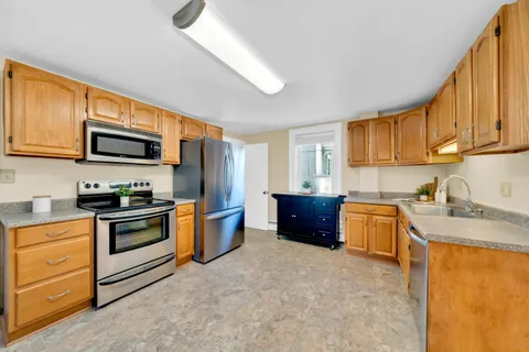 $400,000 | 601 Hall Street, Manchester, NH 03104