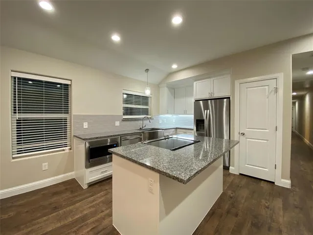 $1,475 | 802-804 North Broughton Street, Unit 802, Sherman, TX 75090