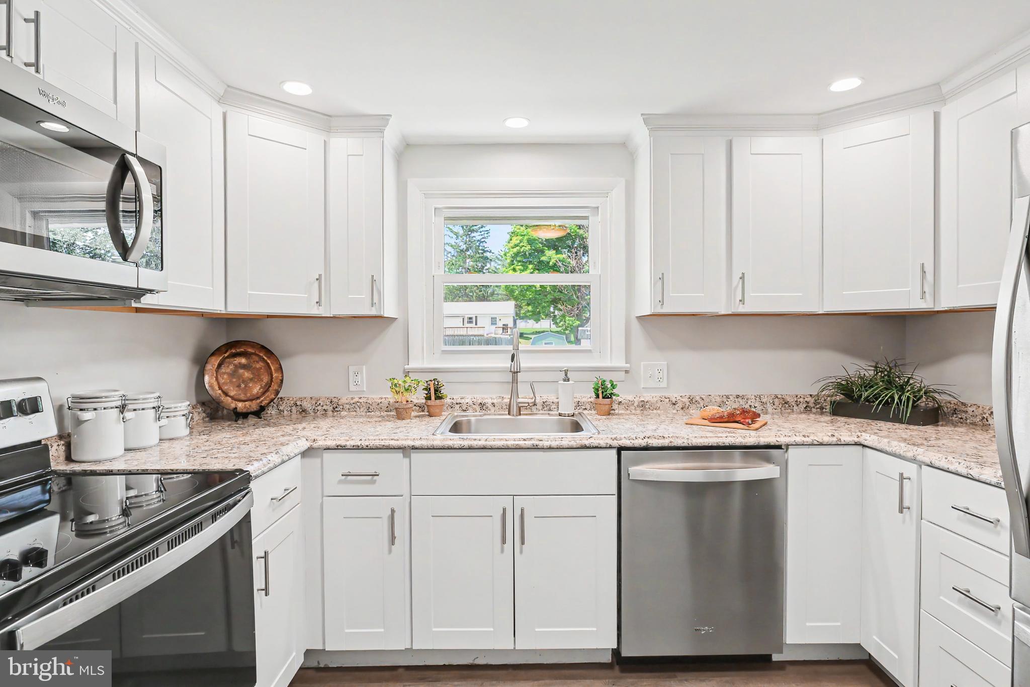 930 Hamilton Street Carlisle, PA 17013 - Photo 11 of 29 Kitchen with SS appliances