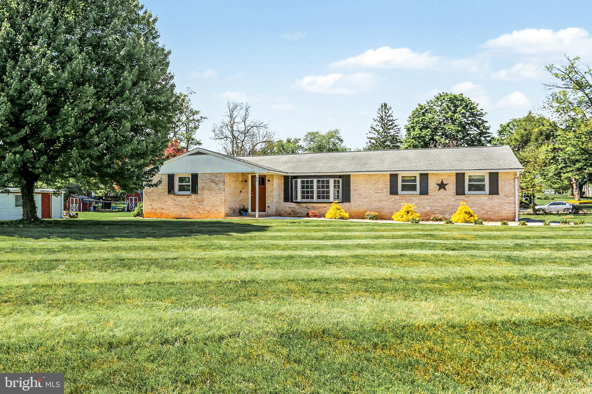930 Hamilton Street Carlisle, PA 17013 - Photo 2 of 29 Front view with huge yard!