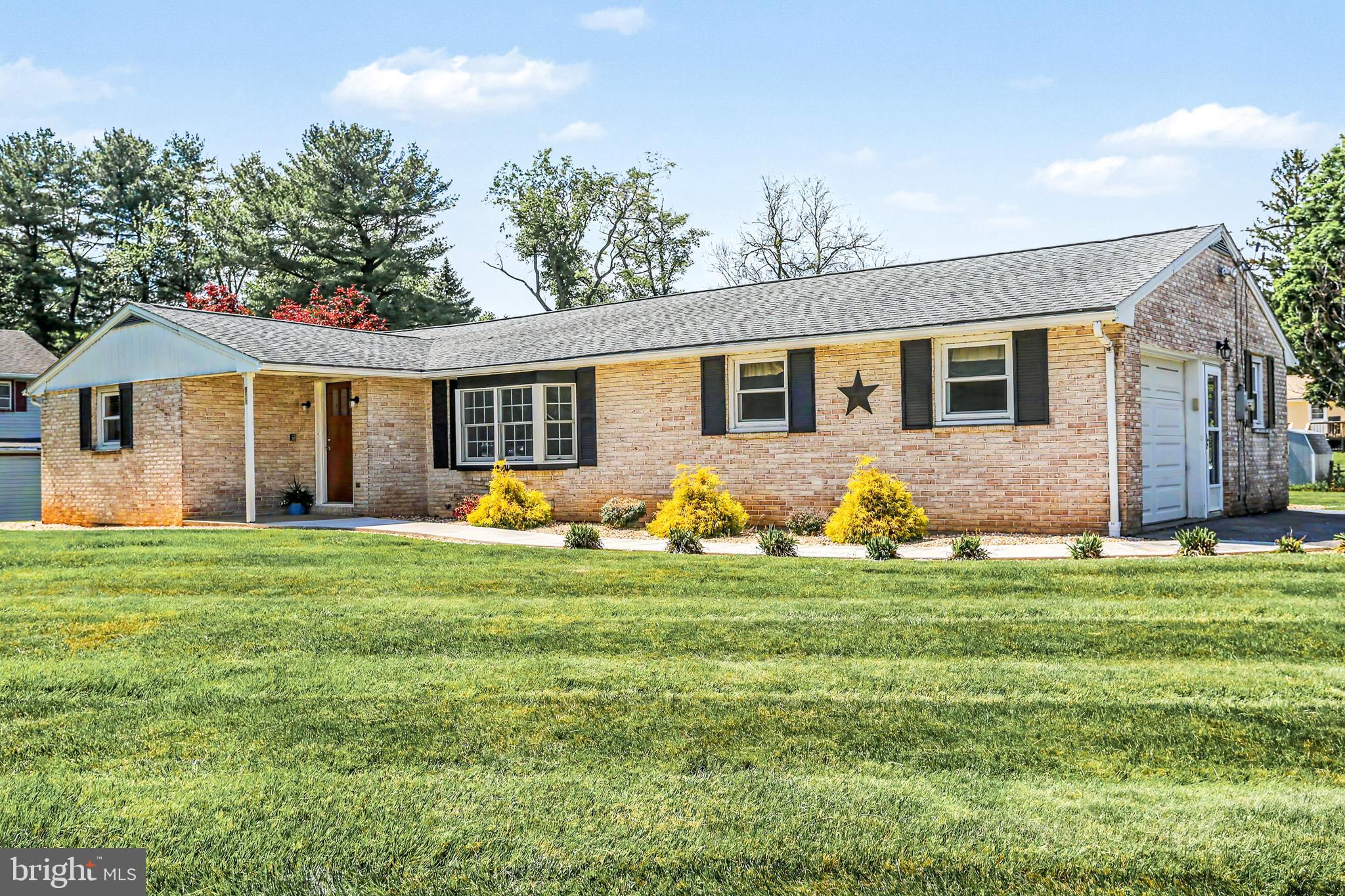 930 Hamilton Street Carlisle, PA 17013 - Photo 3 of 29 Front View
