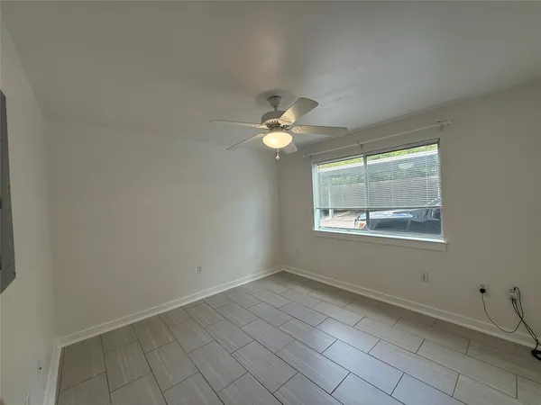 $1,995 | 2200 Dickson Drive, Unit 123, Austin, TX 78704