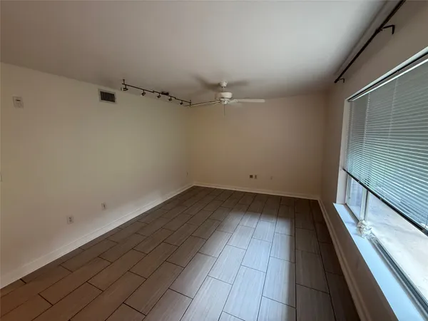 $1,995 | 2200 Dickson Drive, Unit 123, Austin, TX 78704
