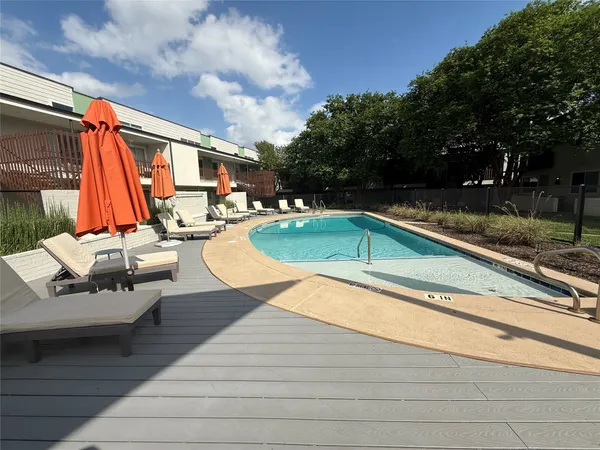 $1,995 | 2200 Dickson Drive, Unit 123, Austin, TX 78704