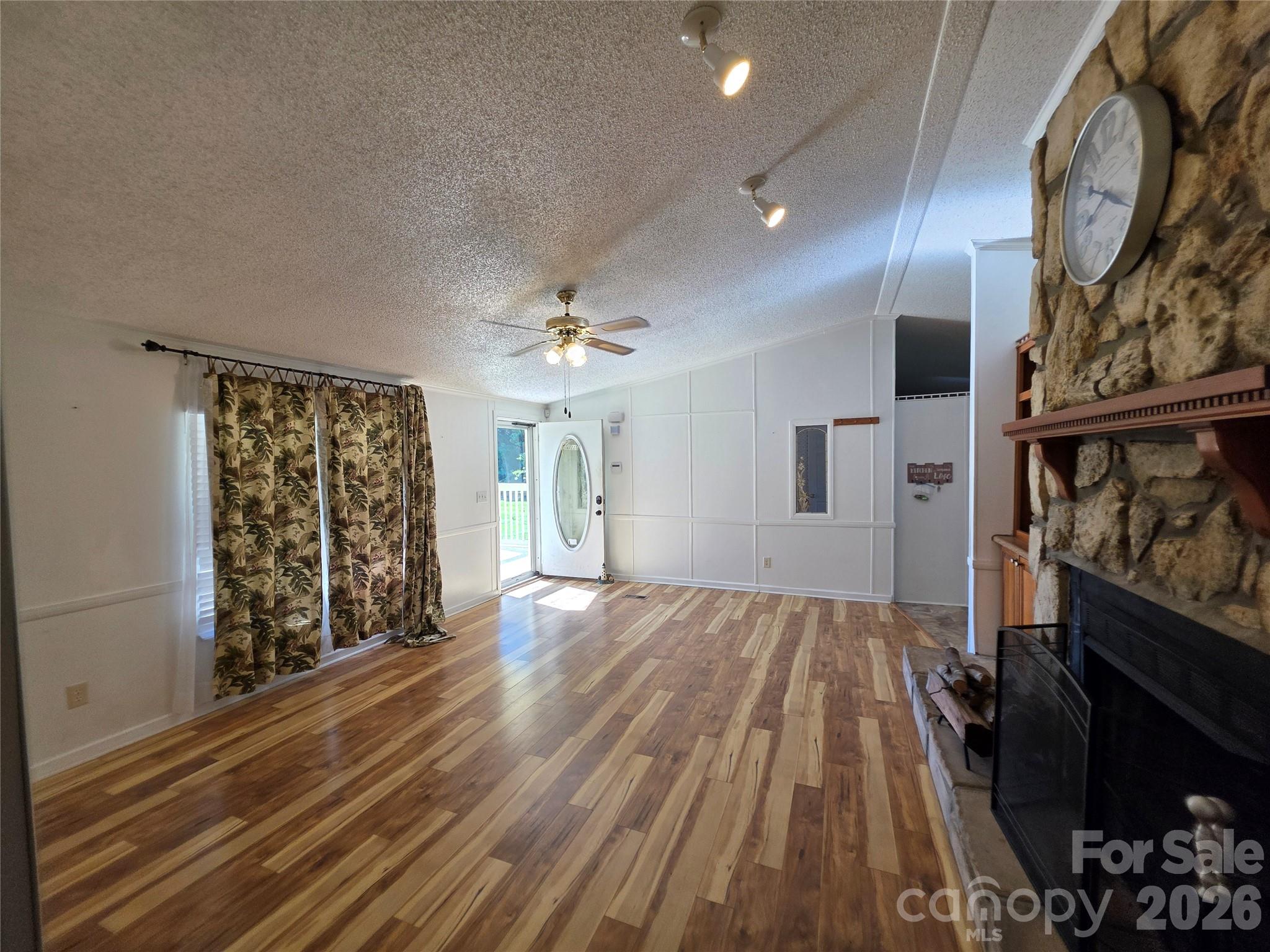 1395 Cape Hickory Road Hickory, NC 28601 - Photo 5 of 22