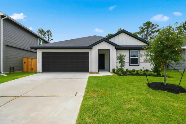 $249,990 | 212 Golden Eagle Boulevard, New Waverly, TX 77358