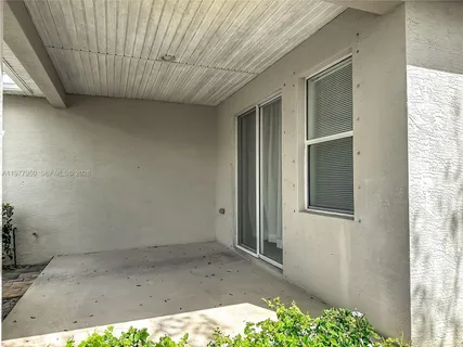 $325,000 | 1270 Classic Court, Vero Beach, FL 32966