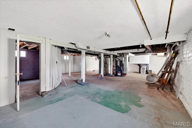 $186,000 | 2411 Grand Avenue, Granite City, IL 62040