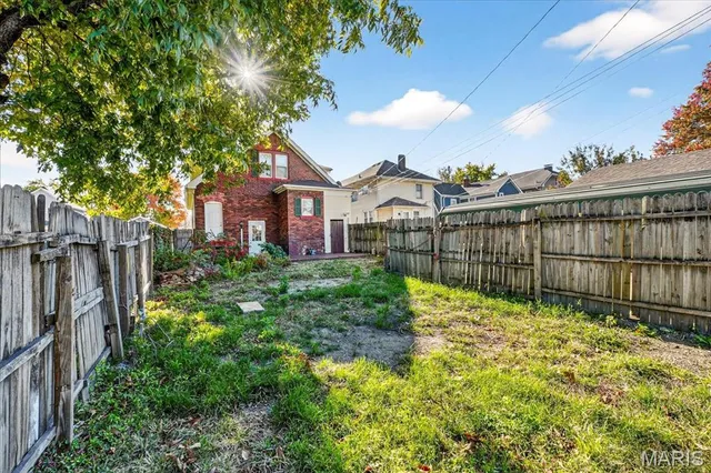 $186,000 | 2411 Grand Avenue, Granite City, IL 62040