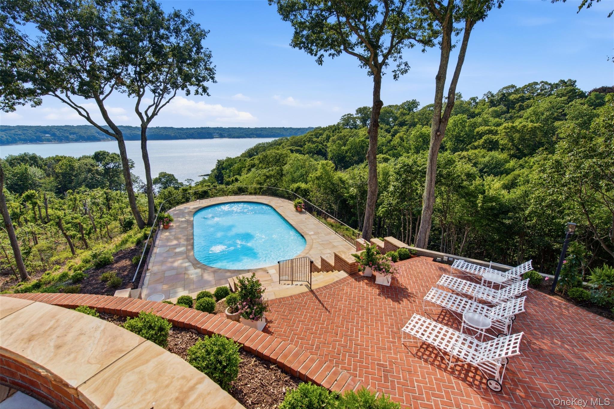 86 White Hill Road Cold Spring Harbor, NY 11724 - Photo 32 of 36