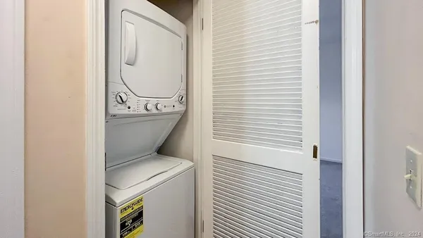 $2,575 | 8 Derby Court, Unit 8, Brookfield, CT 06804