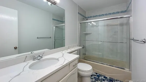 $2,575 | 8 Derby Court, Unit 8, Brookfield, CT 06804