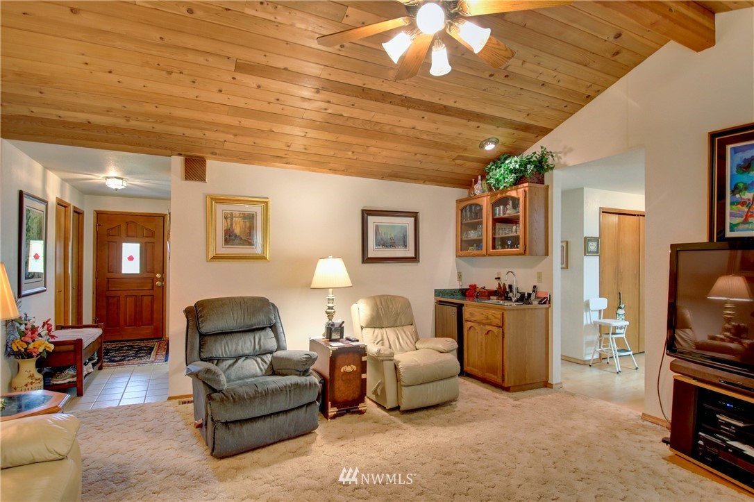 525 North Waugh Road Mount Vernon, WA 98273 - Photo 8 of 40 Gallery Image 8