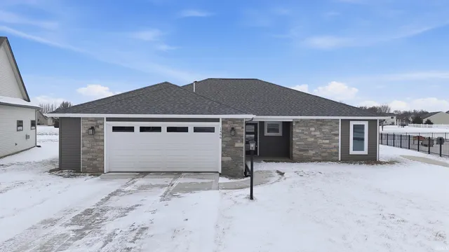 $339,900 | 1466 Monte Carlo Drive, Huntertown, IN 46748