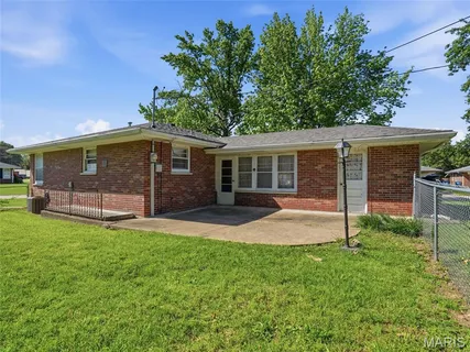 $175,000 | 3631 Park Crest Drive, St. Louis, MO 63125