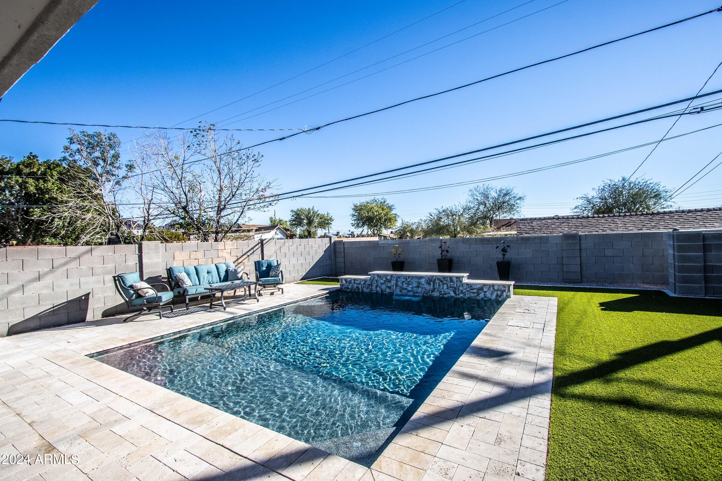 317 East Mountain View Road Phoenix, AZ 85020 - Photo 1 of 30 Mountain View Rd-24