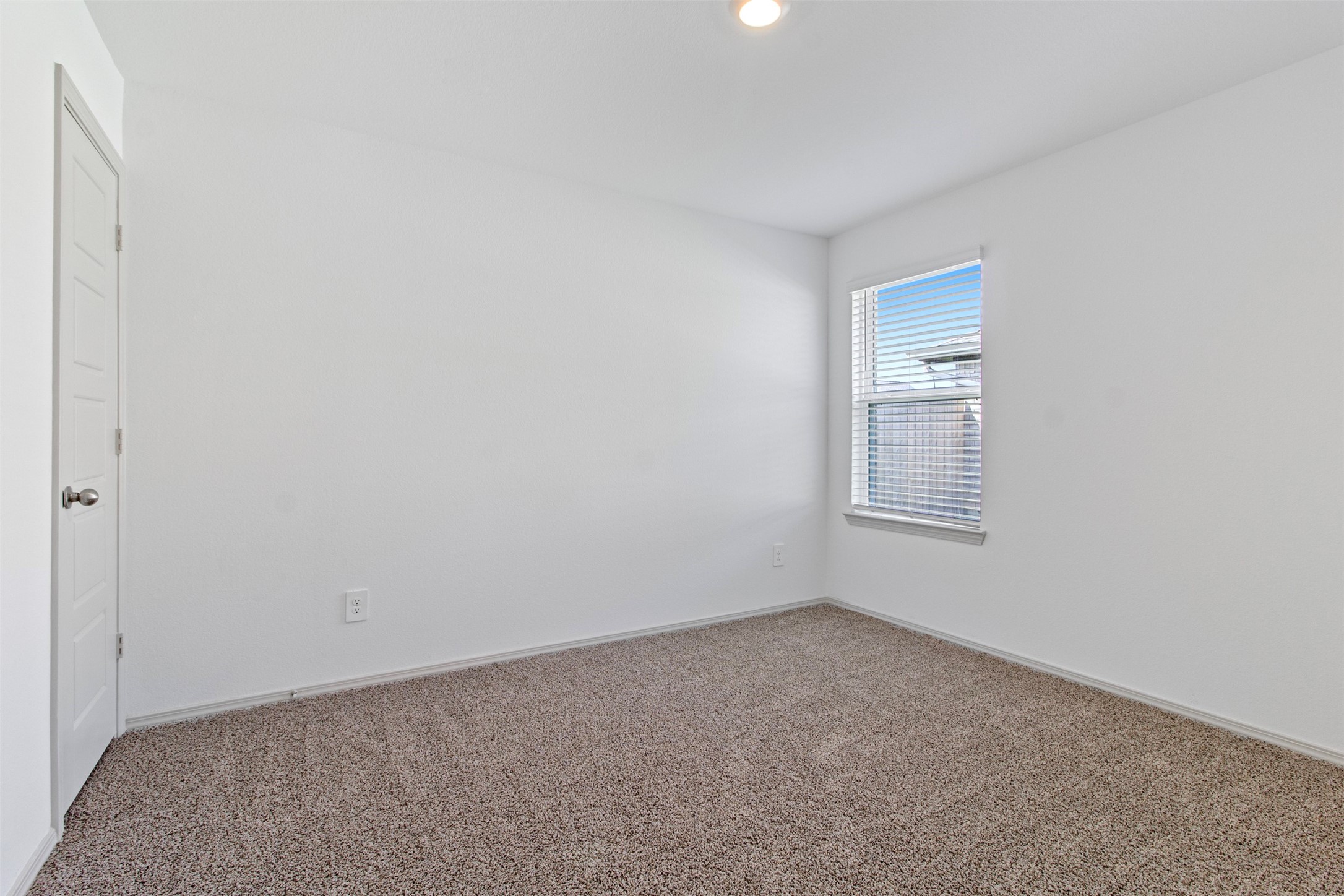 6685 Riplee Street Beaumont, TX 77713 - Photo 7 of 29 Bedroom with window blinds