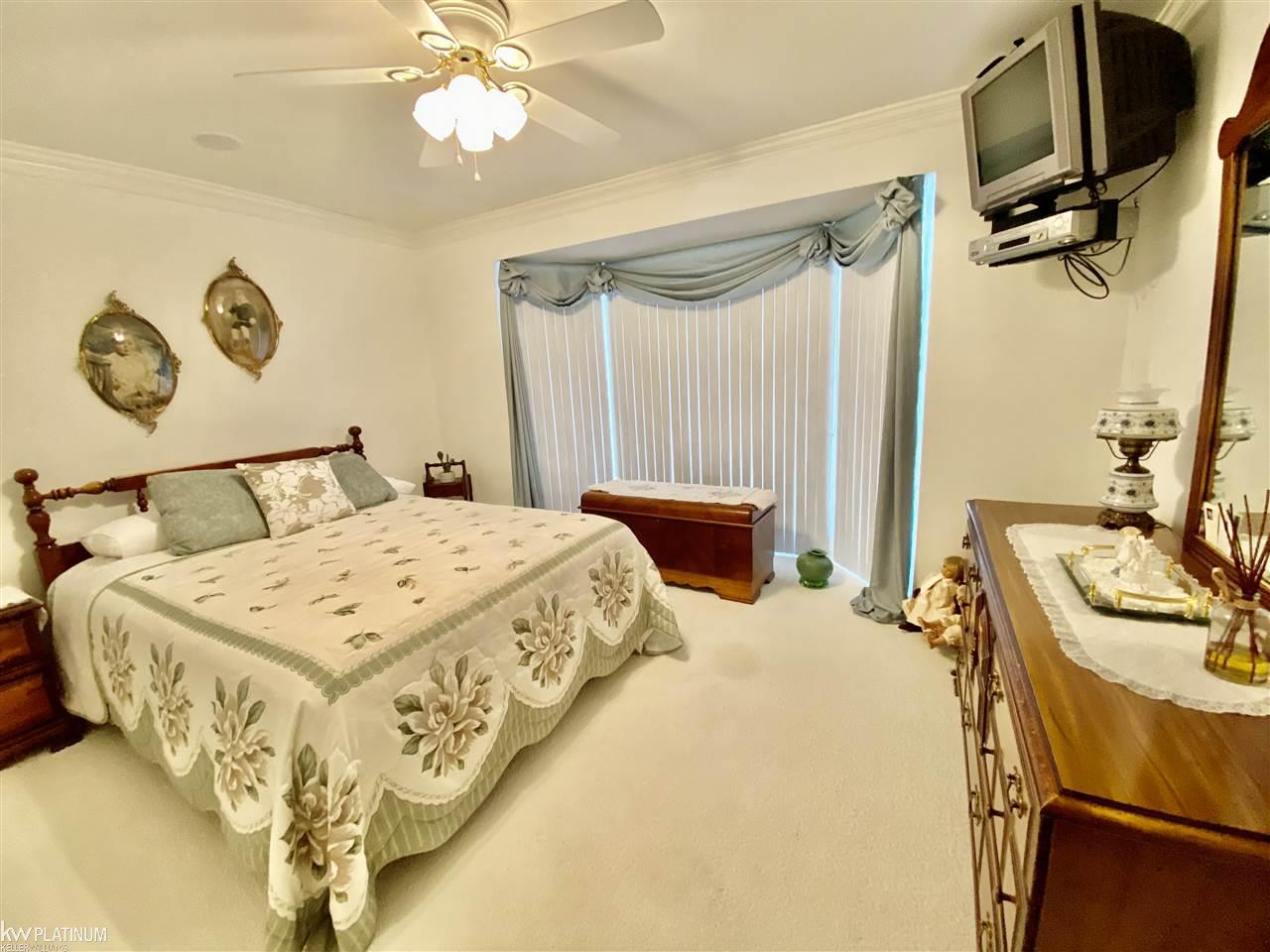 33770 Lighthouse Pointe Chesterfield, MI 48047 - Photo 12 of 27