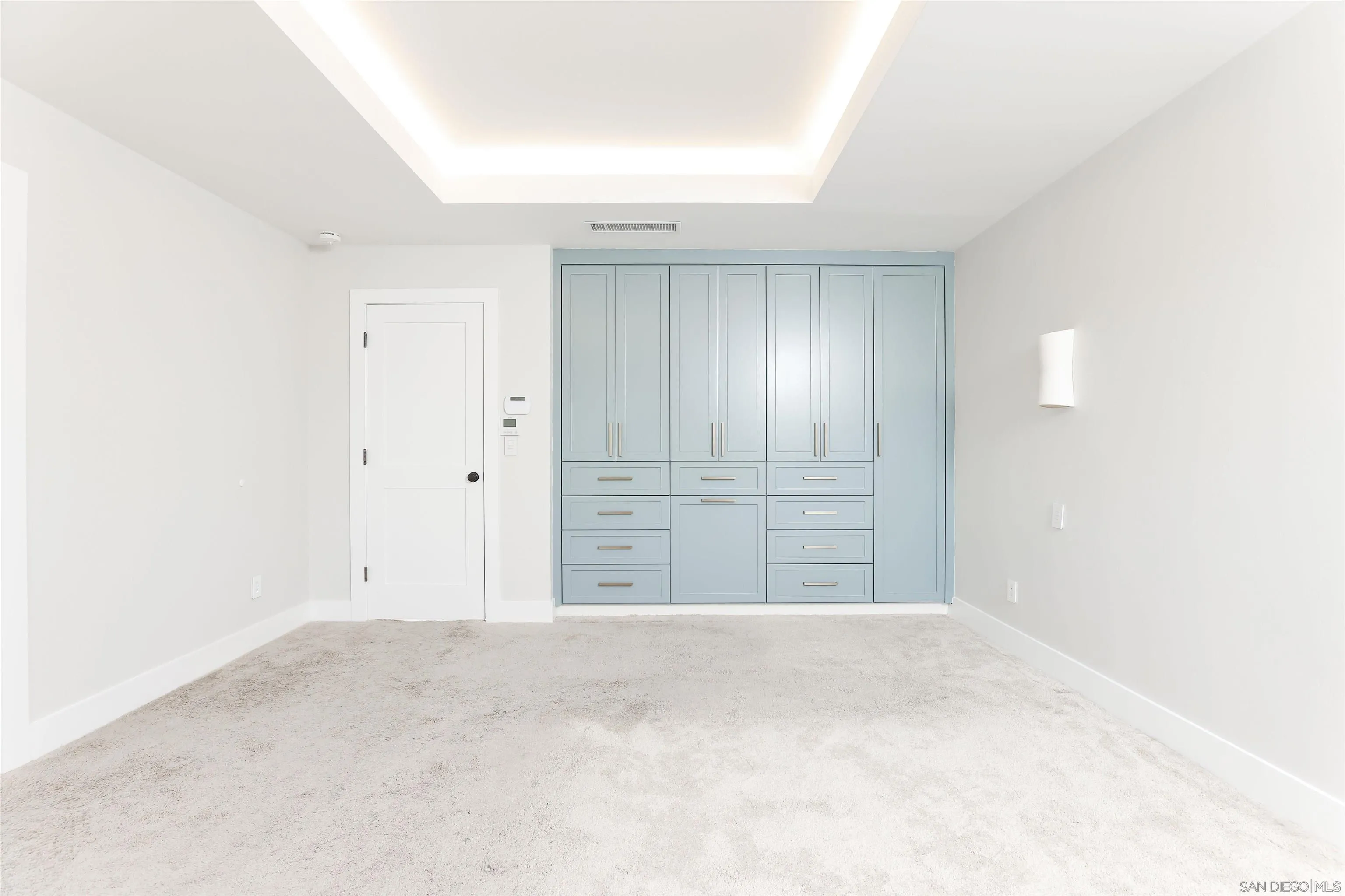 2102 Wandering Road Encinitas, CA 92024 - Photo 16 of 37 a view of an empty room