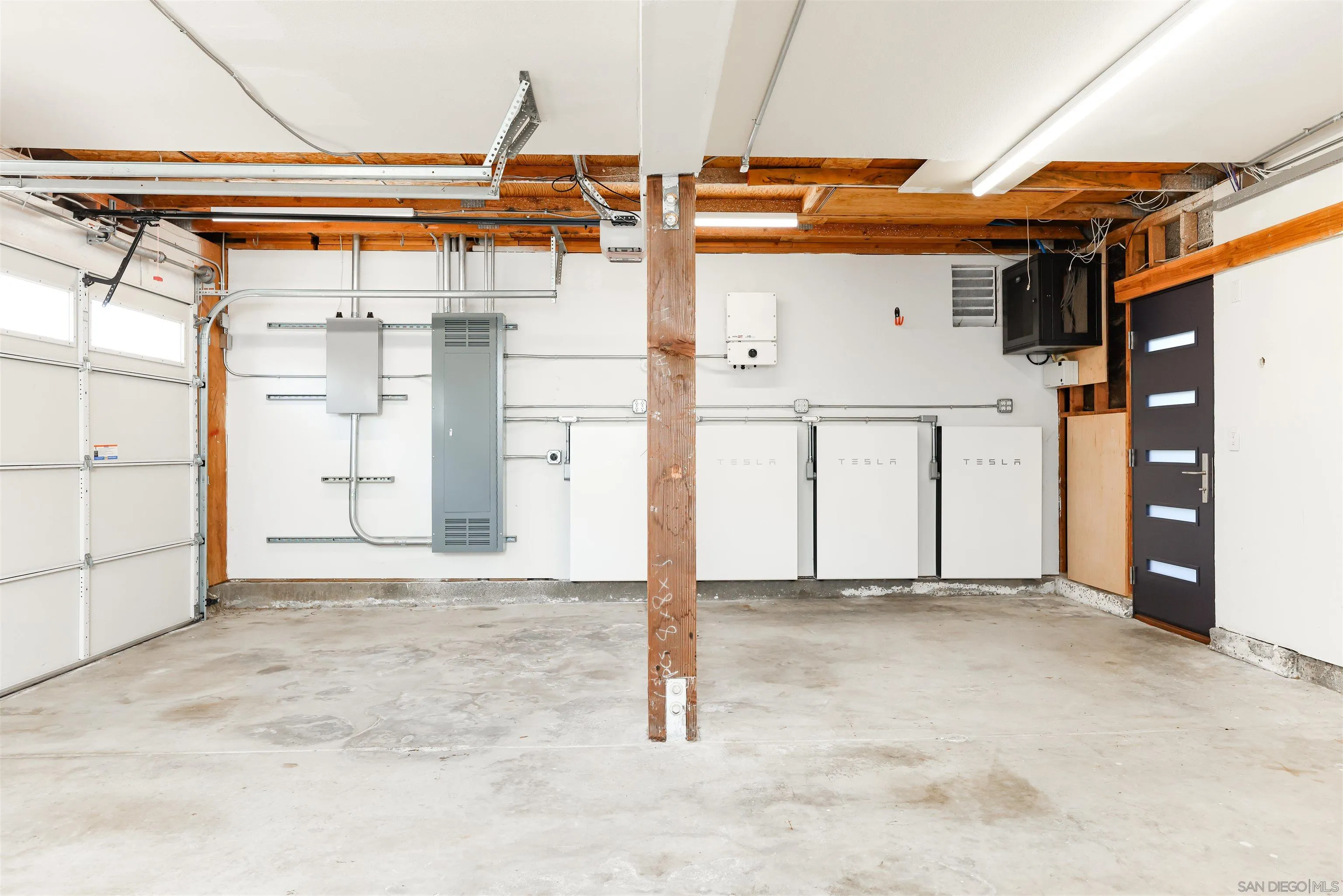 2102 Wandering Road Encinitas, CA 92024 - Photo 23 of 37 a view of a storage & utility room