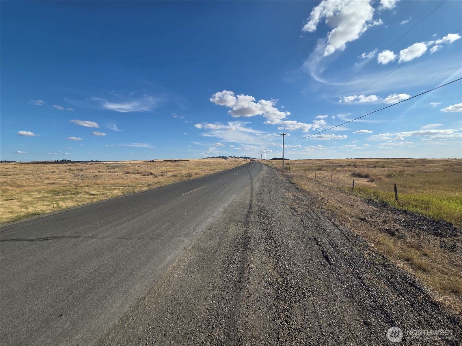 35251 Crescent Road North, Unit 1 Reardan, WA 99029 - Photo 11 of 20 a view of an ocean beach