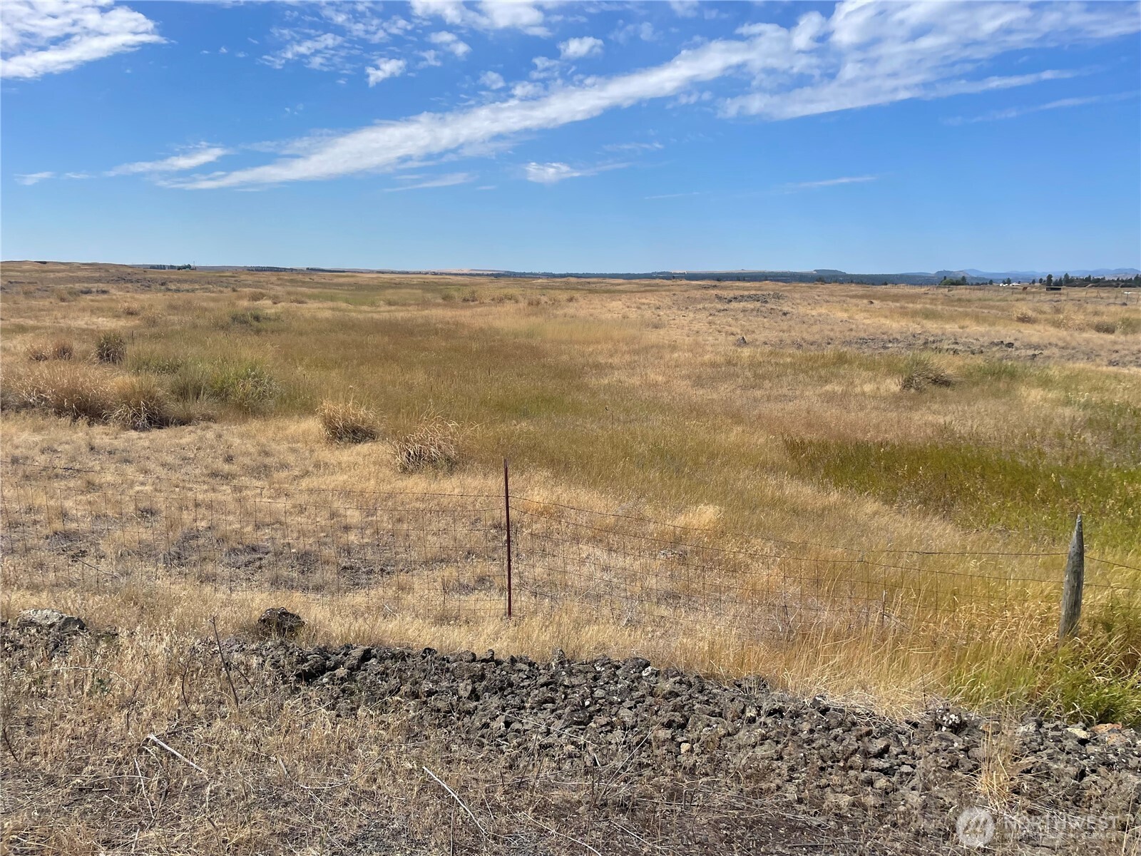 35251 Crescent Road North, Unit 1 Reardan, WA 99029 - Photo 12 of 20 a view of an ocean beach