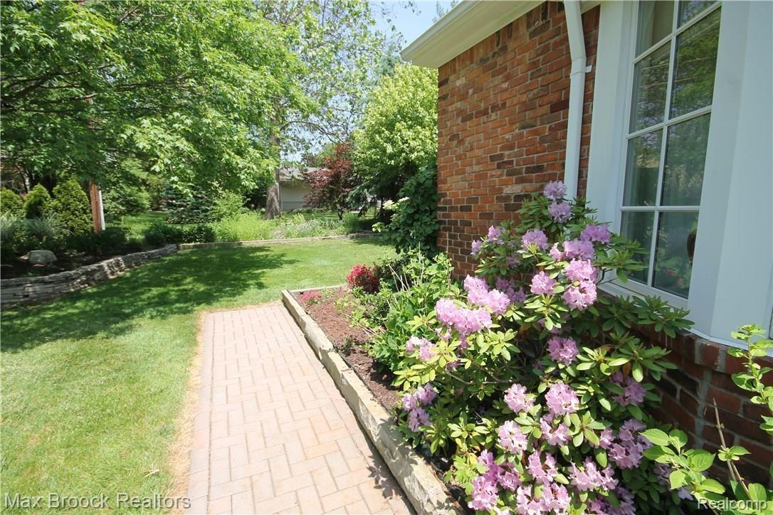 4784 Walnut Lake Road Bloomfield Hills, MI 48301 - Photo 26 of 29 IMG_9855.JPG