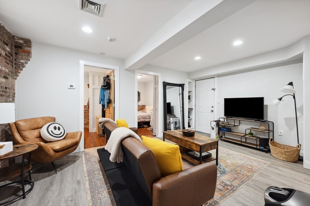 12 Foster Street, Unit G Boston, MA 02109 - Photo 3 of 15