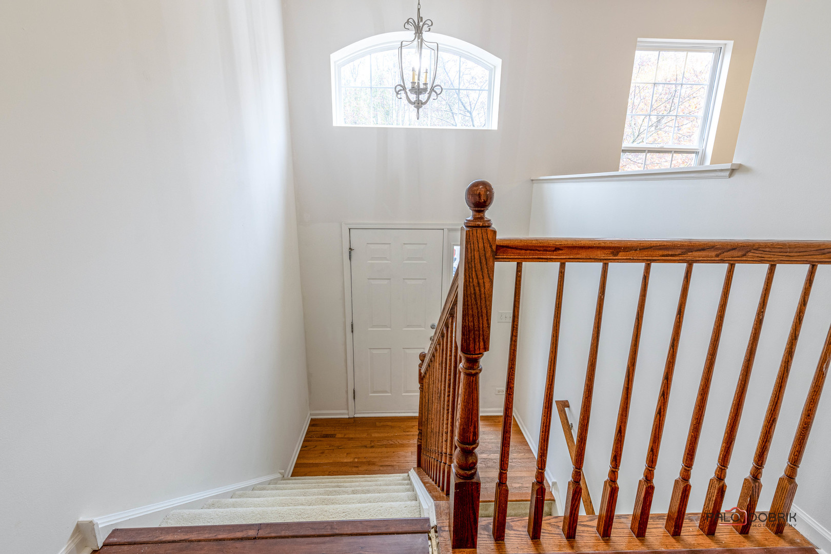 260 Comstock Drive, Unit 260 Elgin, IL 60124 - Photo 4 of 30 a view of entryway with wooden floor