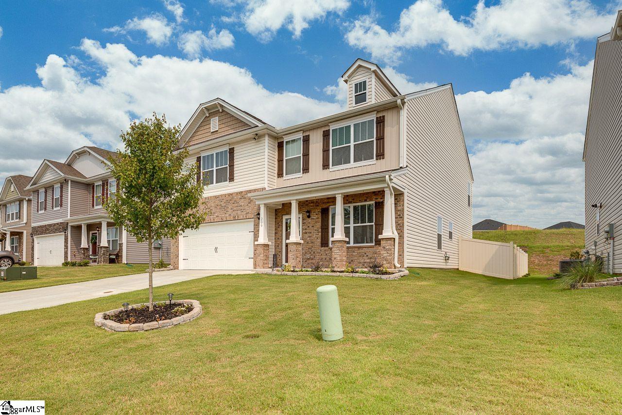 209 Darrowby Way Simpsonville, SC 29680 - Photo 2 of 33 Gallery Image 2