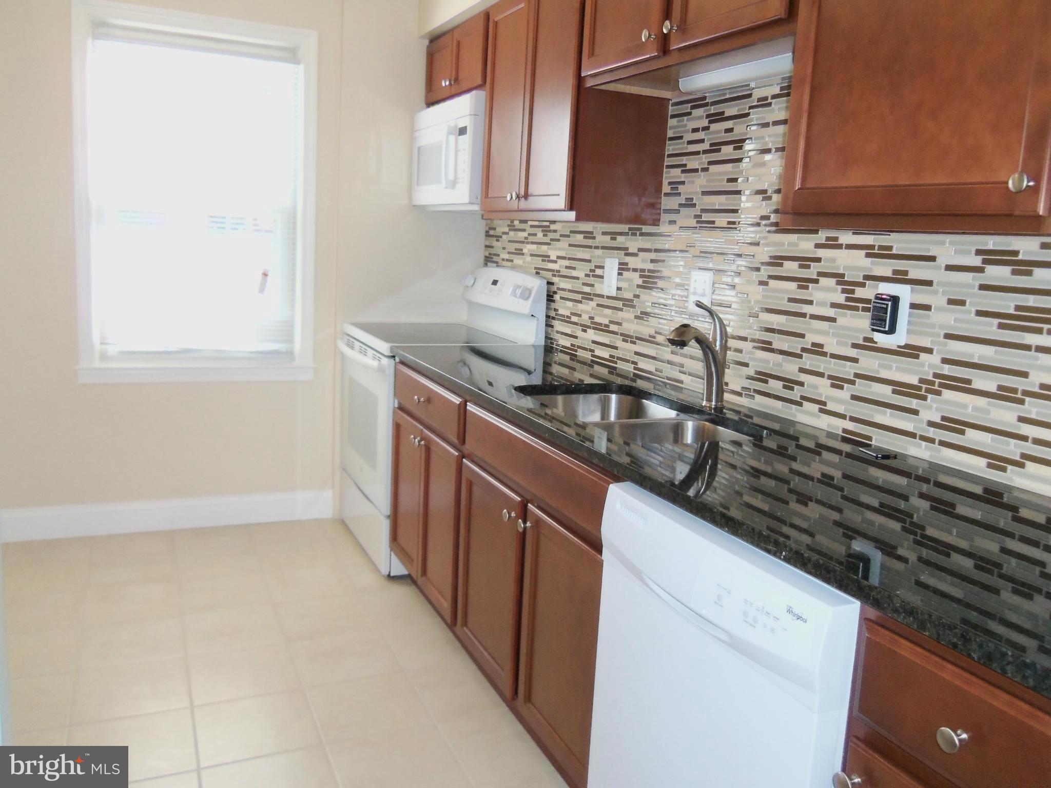 9906 Hampton Road Manassas, VA 20110 - Photo 3 of 15 Kitchen