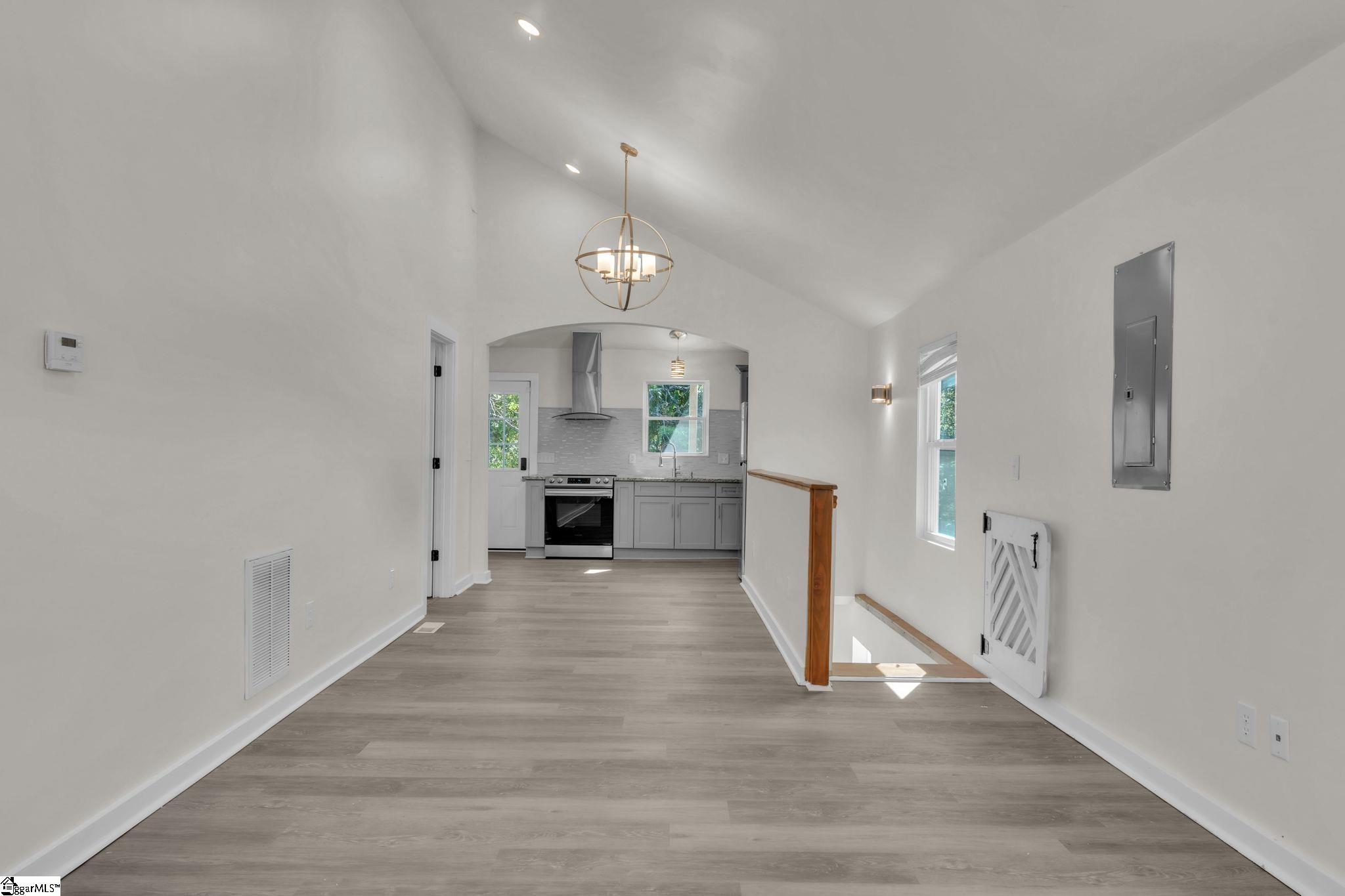 113 Stallings Road Greenville, SC 29611 - Photo 9 of 31 Gallery Image 9