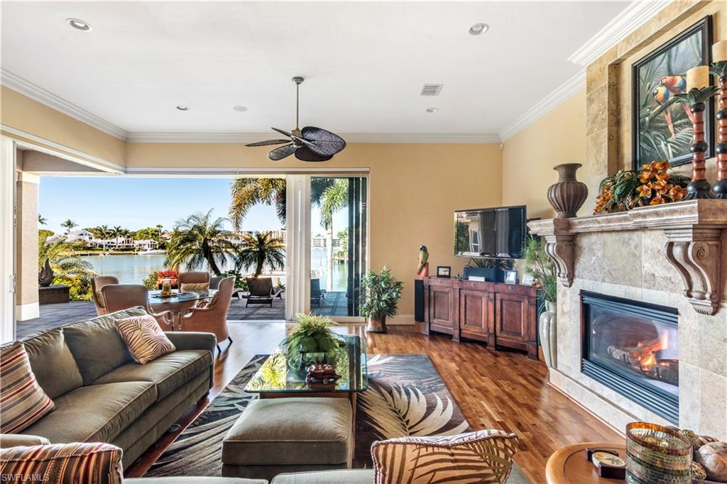 3215 Crayton Road Naples, FL 34103 - Photo 8 of 27 Gallery Image 8