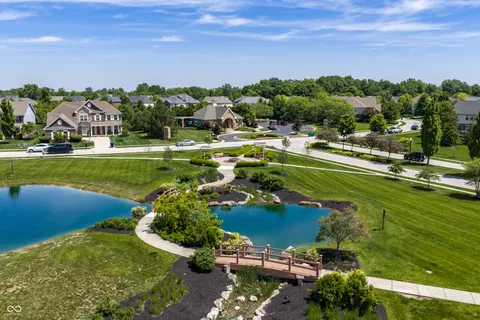 $870,000 | 2500 Fawn Bluff Court, Zionsville, IN 46077