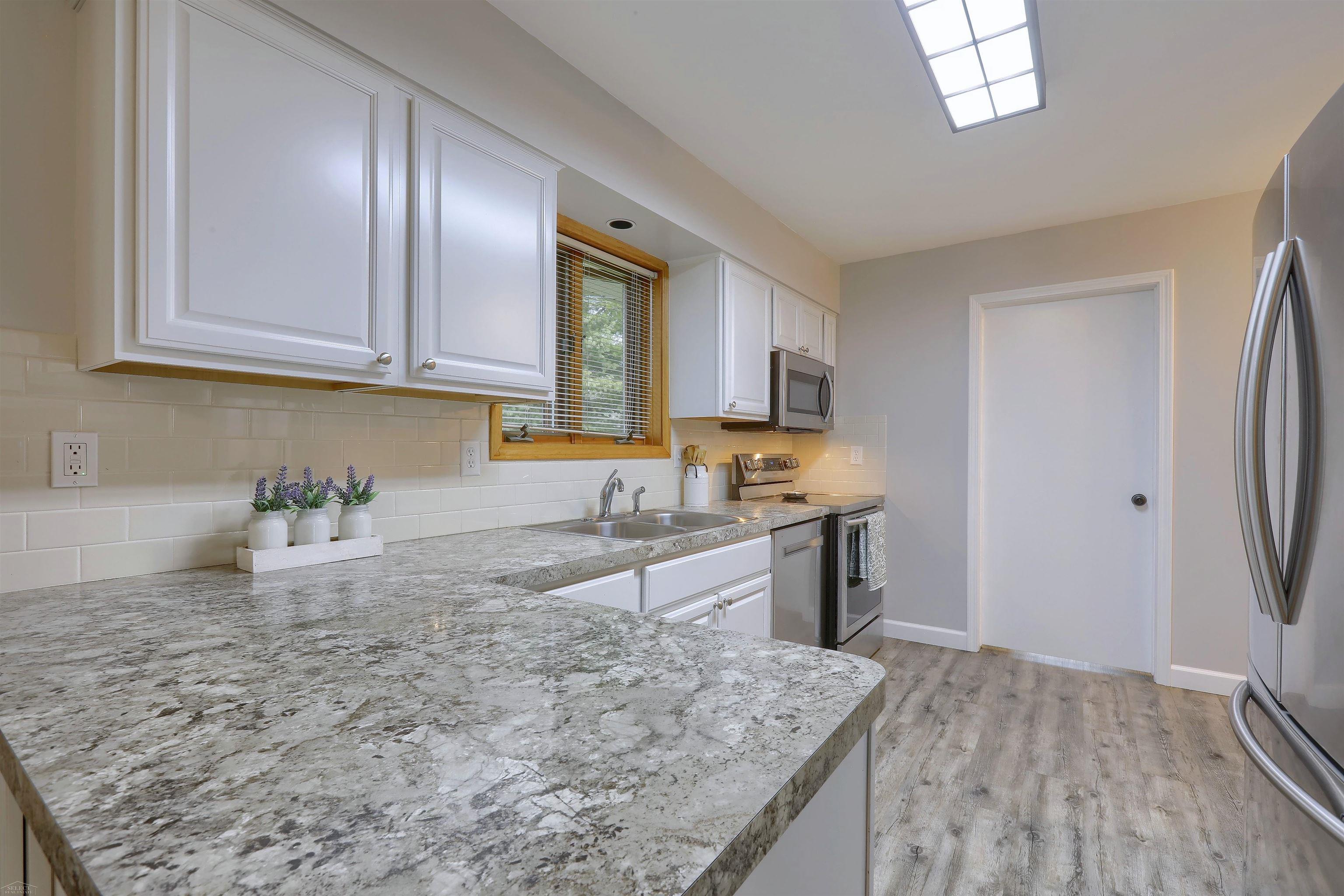 321 Myers Road Lapeer, MI 48446 - Photo 9 of 33 50203400-1a99b59c-383d-4eee-adfa-d524cdfc65d3.JPG