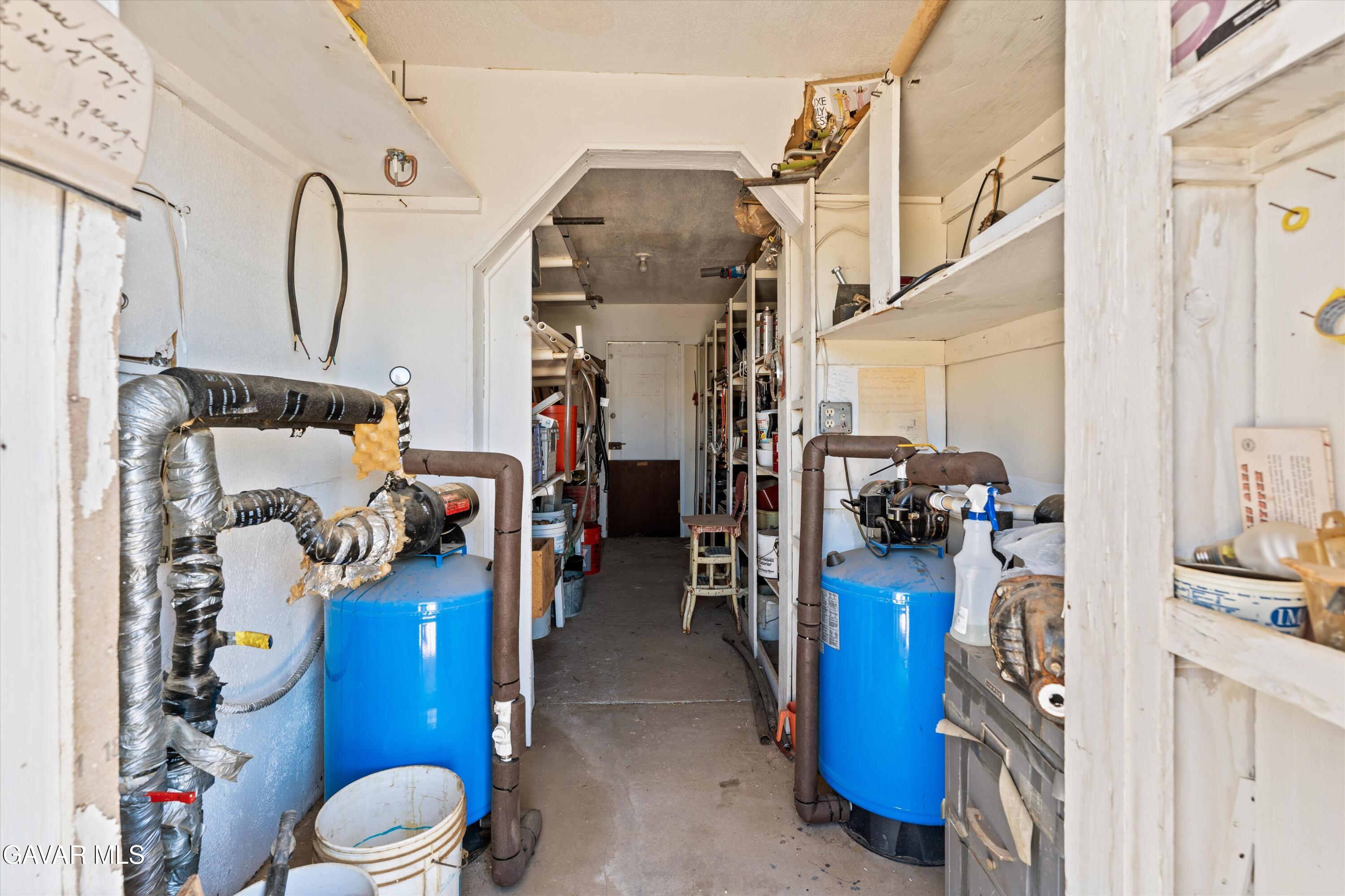 3350 Dawn Road Rosamond, CA 93560 - Photo 27 of 39 Well Housing- newer pumps