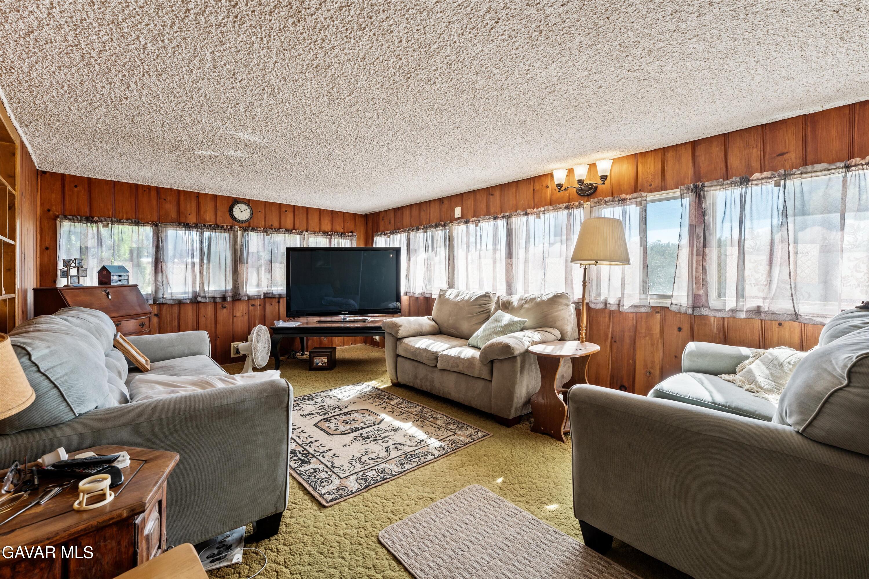 3350 Dawn Road Rosamond, CA 93560 - Photo 10 of 39 front room (north facing)