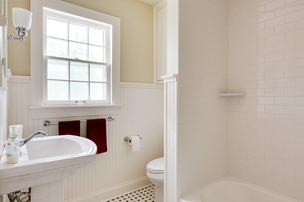 2509 Meadow Road Louisville, KY 40205 - Photo 27 of 36 2nd full bathroom on the second floor