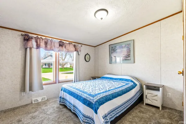 $242,700 | 12407 Creek Bend Lane, Milford, IN 46542