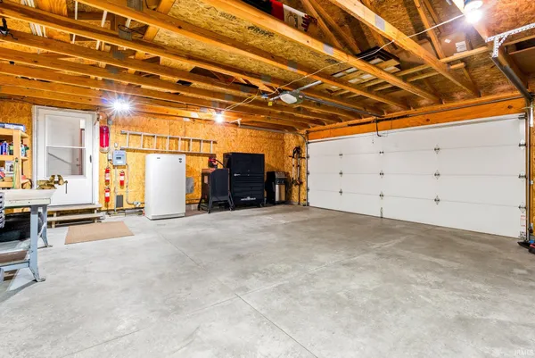 $242,700 | 12407 Creek Bend Lane, Milford, IN 46542