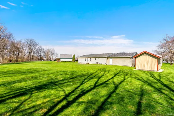 $242,700 | 12407 Creek Bend Lane, Milford, IN 46542