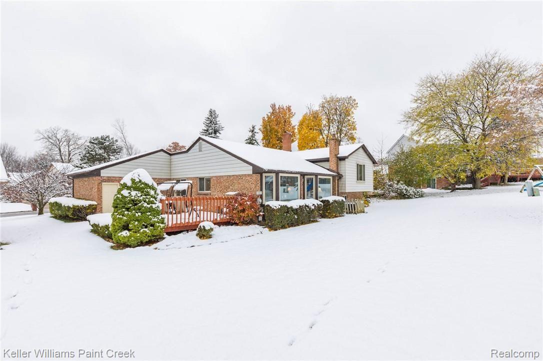 282 Rose Brier Drive Rochester, MI 48309 - Photo 31 of 43 Decking 11/9/2018