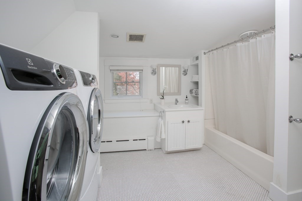 15 Ashmont Road Newton, MA 02468 - Photo 27 of 33