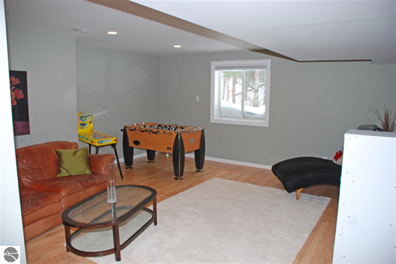 856 Napolean Way Traverse City, MI 49696 - Photo 25 of 29 1780235-24.JPG