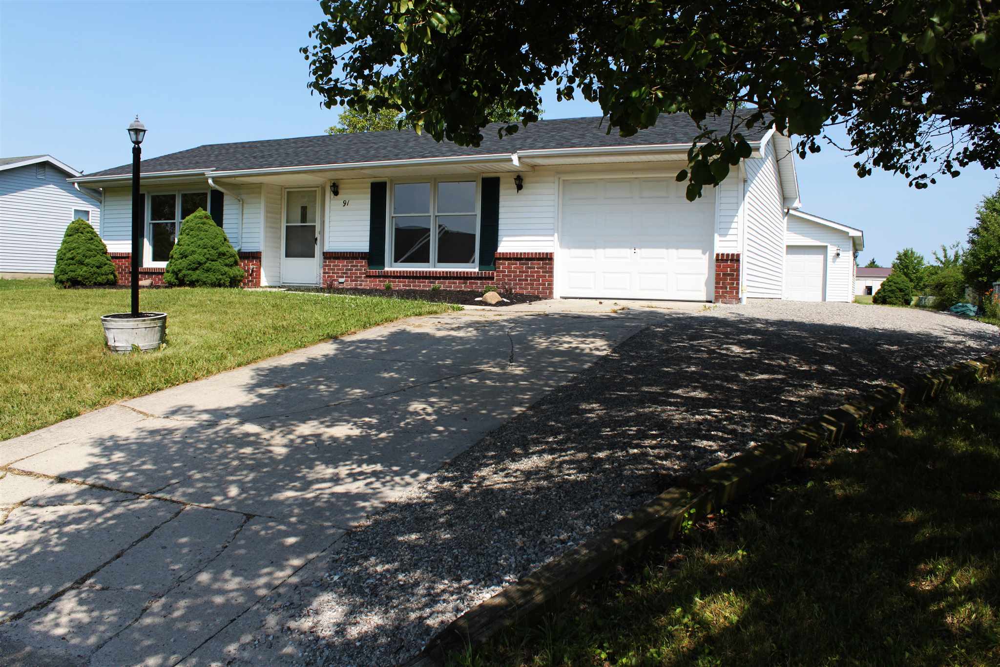 91 West Quayle Run Decatur, IN 46733 - Photo 2 of 33