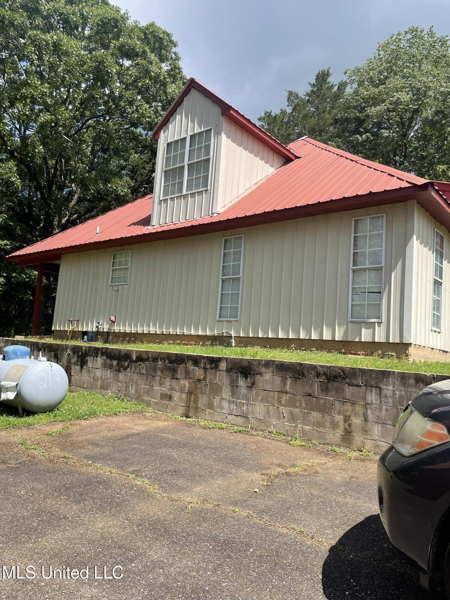 20 Cedar Heights Pope, MS 38658 - Photo 2 of 27 IMG_8878